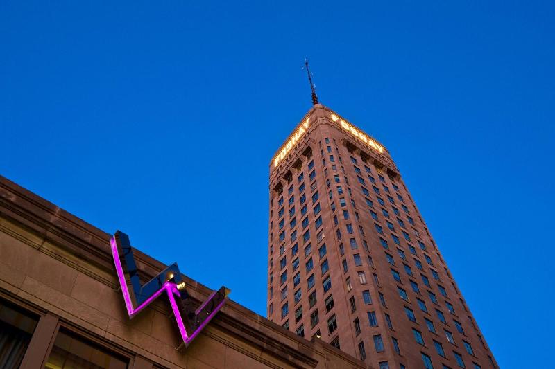 هتل W Minneapolis  The Foshay