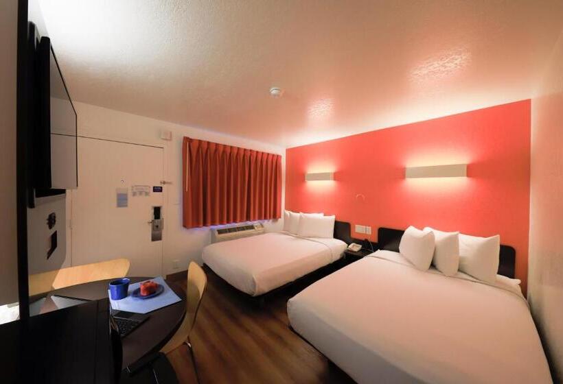 فندق على الطريق The Jackson Southtown