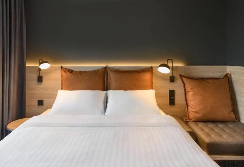 Отель Moxy Stuttgart Feuerbach