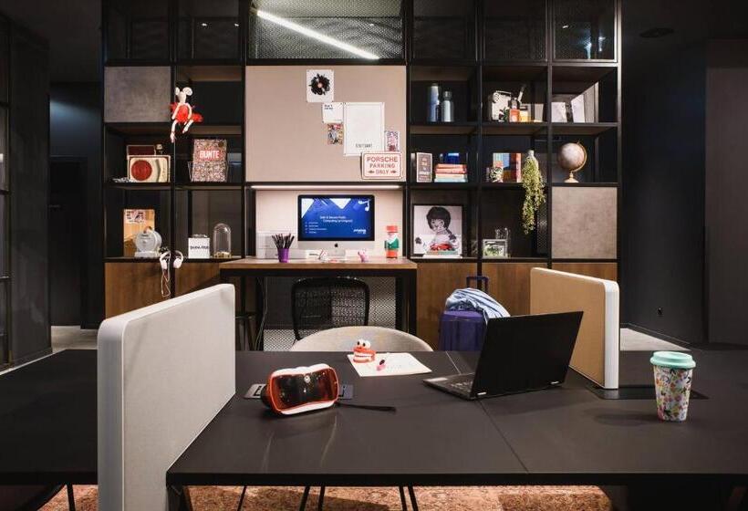 Отель Moxy Stuttgart Feuerbach