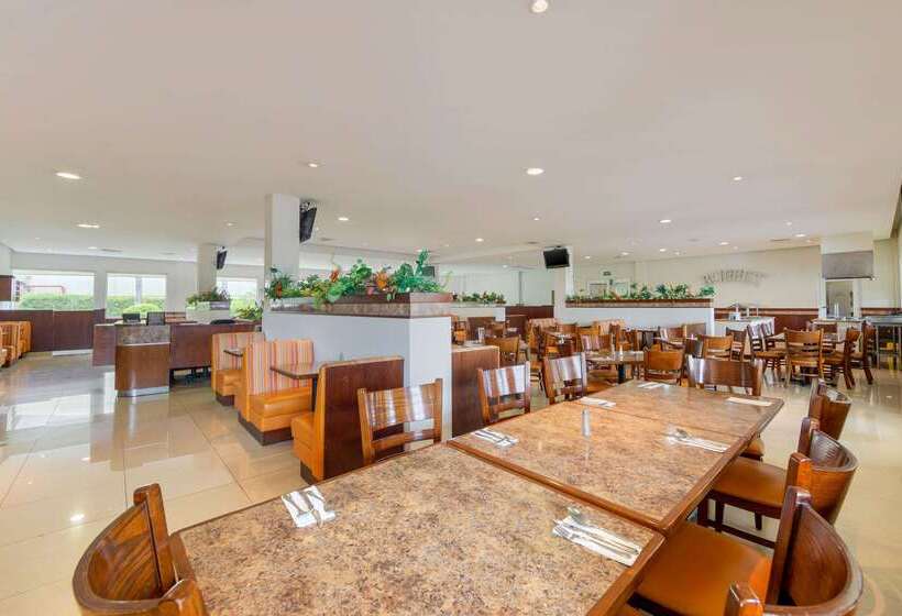 בית מלון כפרי Comfort Inn Monterrey Norte