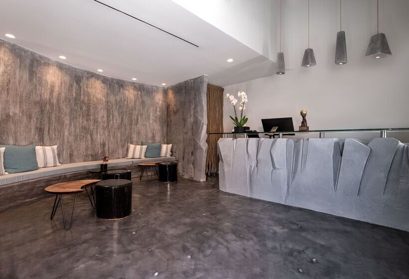 هتل Andronis Luxury Suites