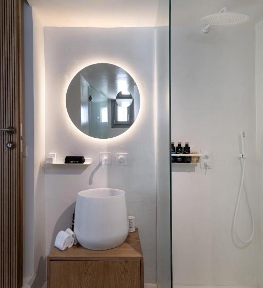 هتل Andronis Luxury Suites