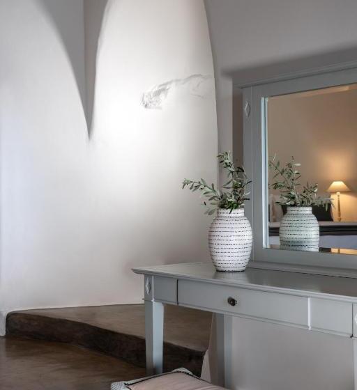 هتل Andronis Luxury Suites