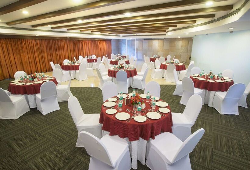 酒店 Clarks Exotica Convention, Resort & Spa