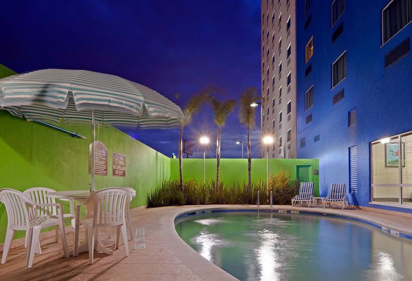 Hotelli Holiday Inn Express & Suites Toluca Zona Aeropuerto