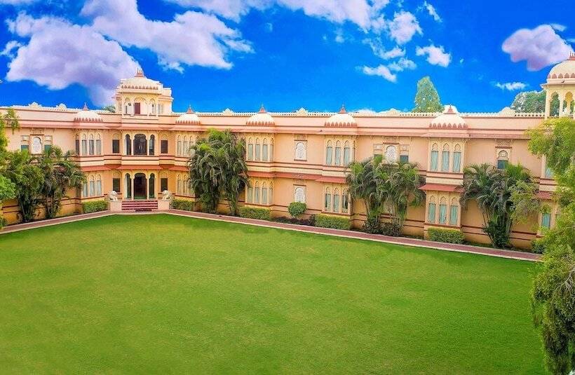 ホテル Jüsta Rajputana Resort & Convention Centre, Udaipur