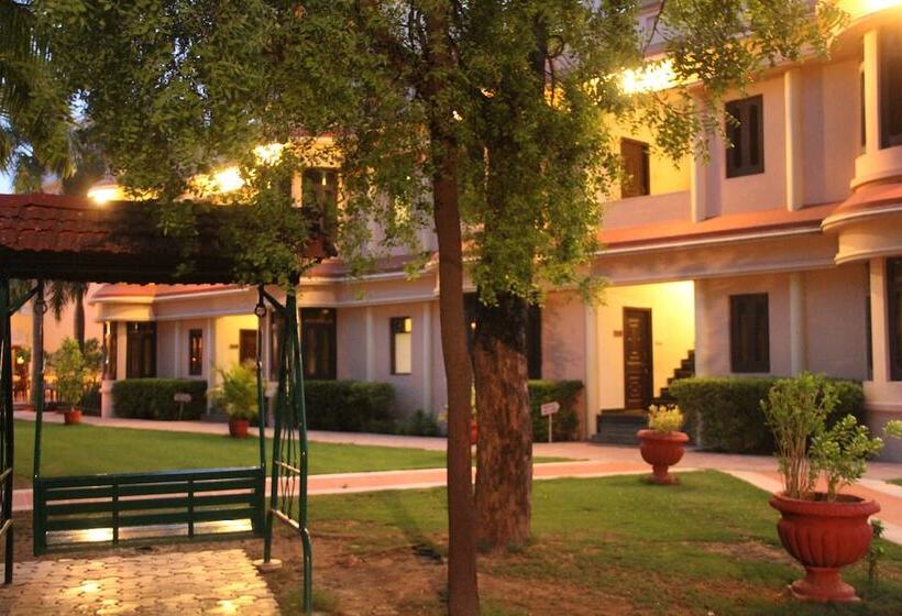 ホテル Jüsta Rajputana Resort & Convention Centre, Udaipur