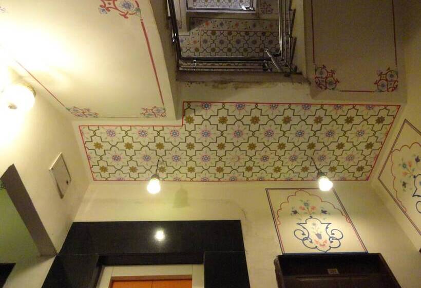 فندق Maya International