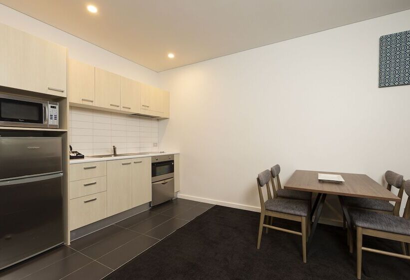 هتل Nesuto Stadium