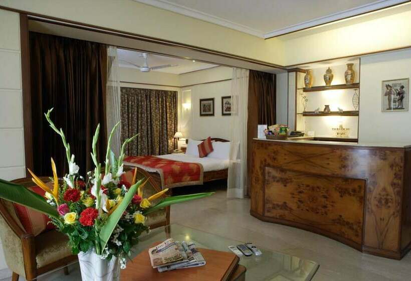 فندق Regal Enclave