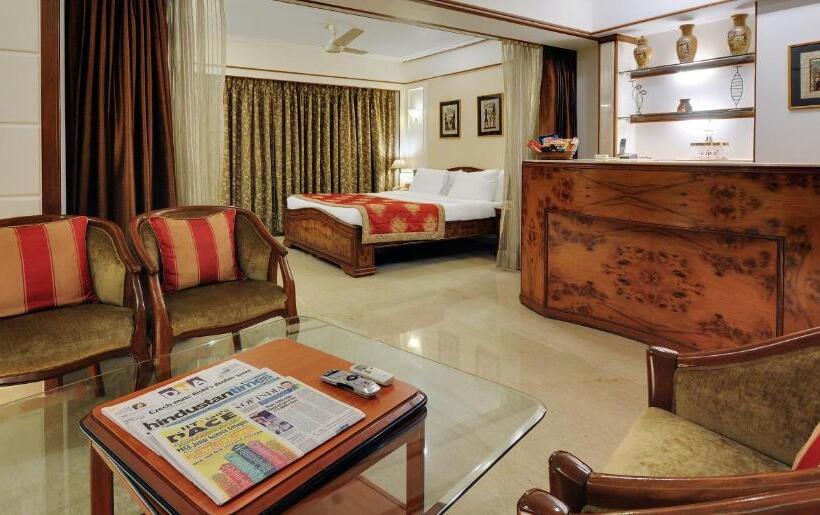 فندق Regal Enclave