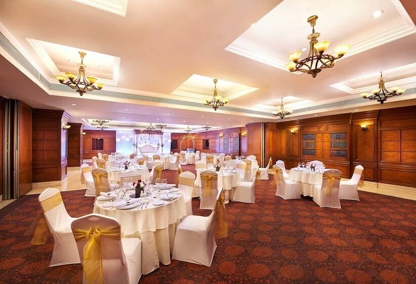 هتل The Accord Metropolitan