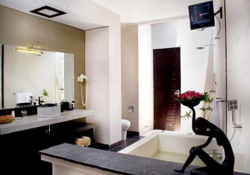 Отель The Replica Suite