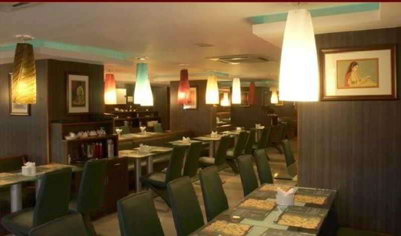 Отель The Shelton Grand
