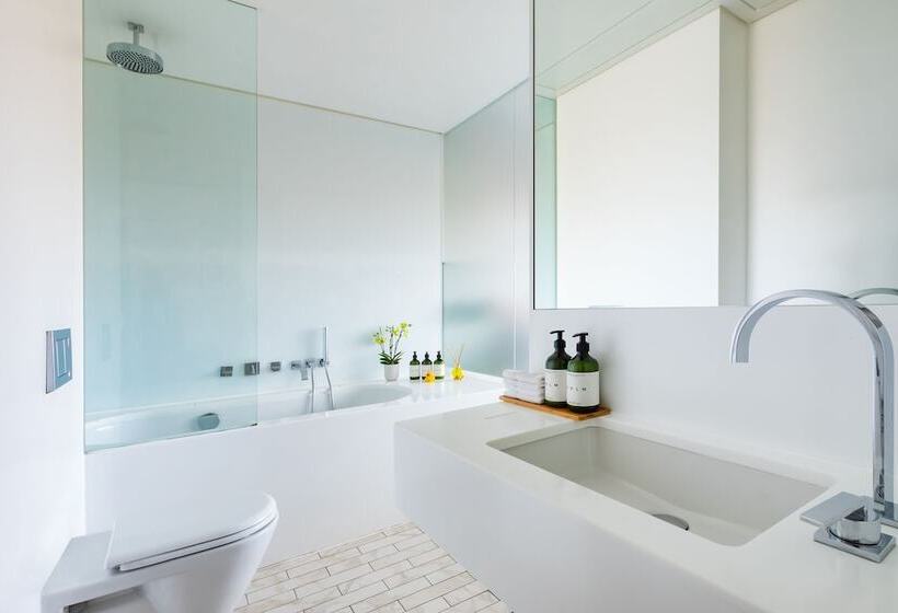 Town Hall Hotel   Shoreditch