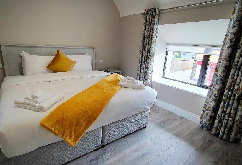 مبيت وإفطار The Leitrim Inn And Blueway Lodge