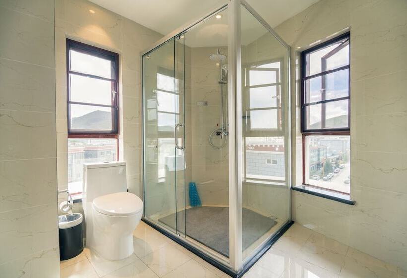 Yunman Hotel Shangrila