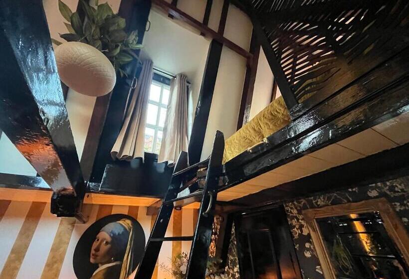 צימר The Enlightened House Luxury Suites