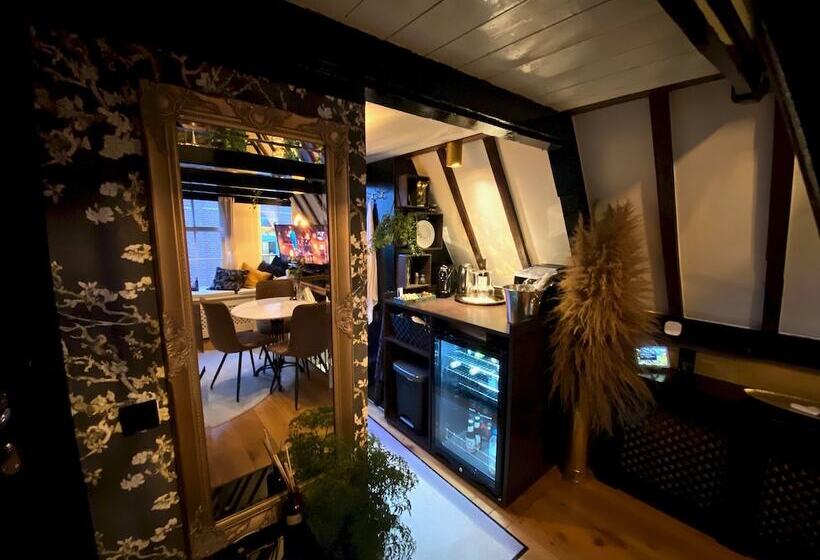צימר The Enlightened House Luxury Suites