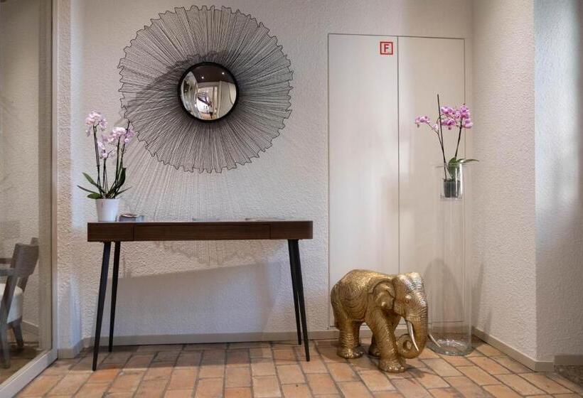 ホテル Boutique Hôtel De L Ecu Vaudois