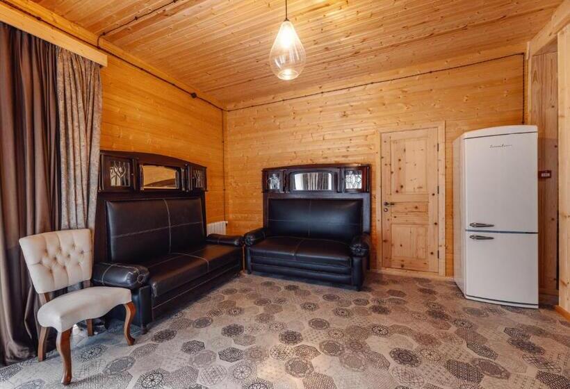 هتل Chateau Kvirike