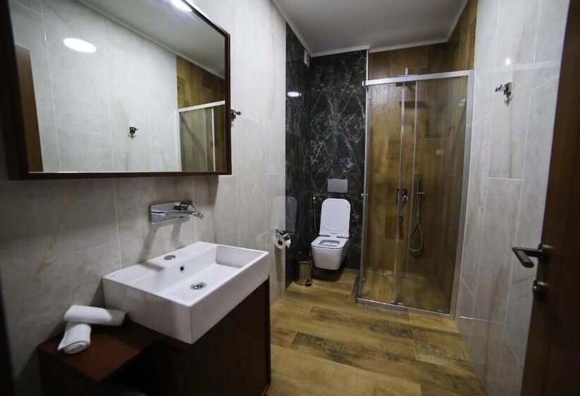 هتل Chateau Kvirike