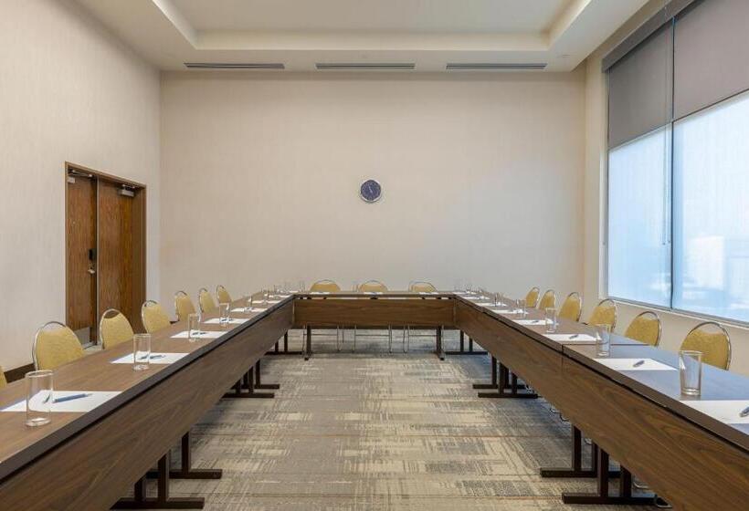 בית מלון כפרי Four Points By Sheraton Monterrey Airport