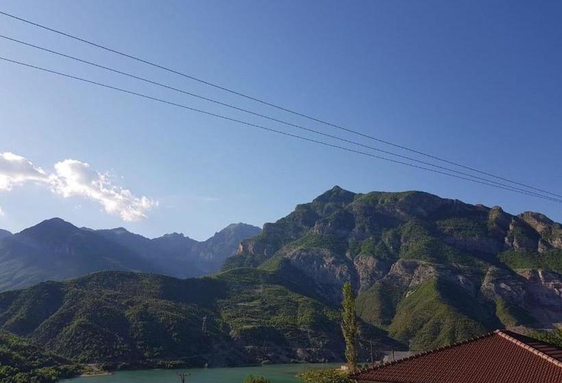 هتل Lugina E Komanit