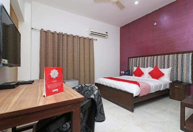 فندق Oyo 24054 Nihon Rooms