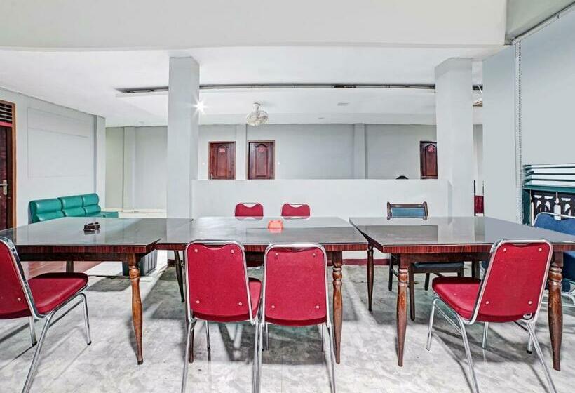 فندق Oyo 90487 Wisma Kuta Karang Baru