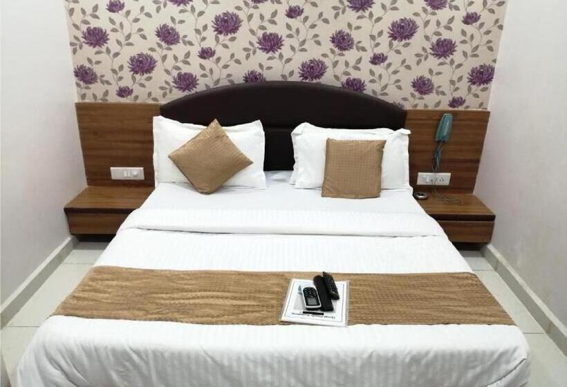 فندق Shiv Inn Vadodara