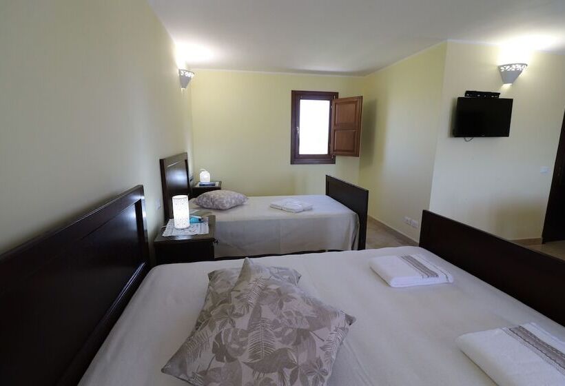 پانسیون B B With Swimming Pool Tenuta Agrumi Del Salento Triple Deluxe Citrus Attic