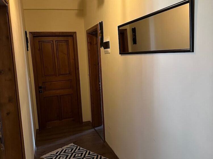 بنسيون Guesthouse Shtëpia Ime