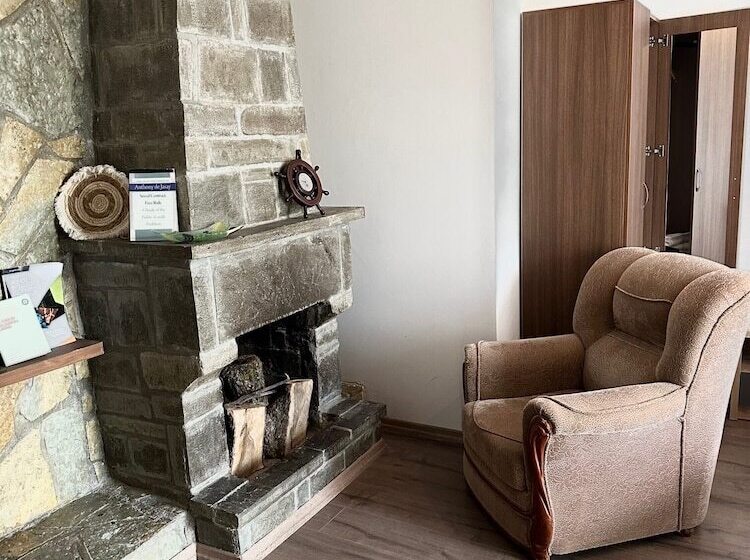 بنسيون Guesthouse Shtëpia Ime