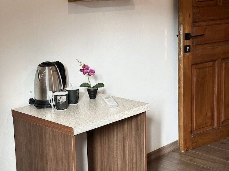 بنسيون Guesthouse Shtëpia Ime