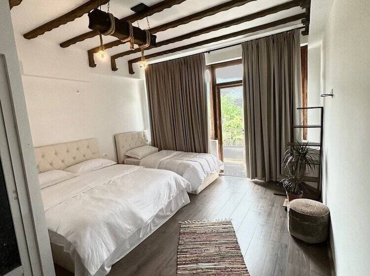 بنسيون Guesthouse Shtëpia Ime