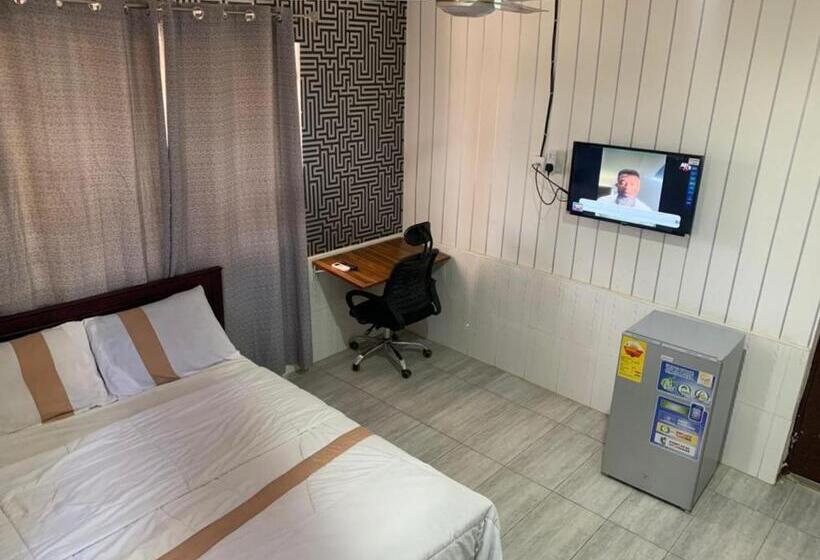 פנסיון Maxjen Haven Guest House