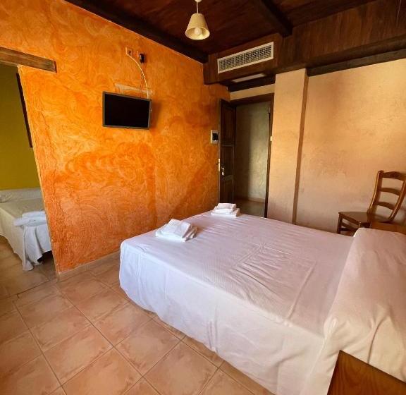 بنسيون Posada Del Cid