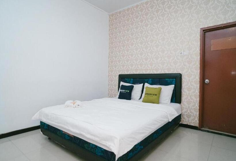 پانسیون Urbanview Hotel Griya Surya Malang By Reddoorz