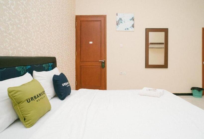 پانسیون Urbanview Hotel Griya Surya Malang By Reddoorz