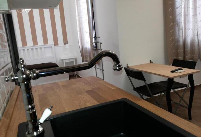 تختخواب و صبحانه Calìu