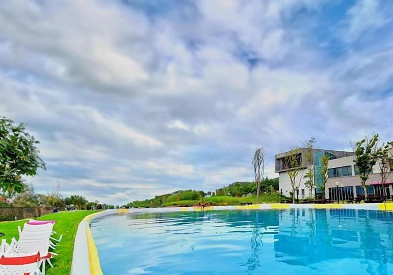 Lumia Hotel & Resort