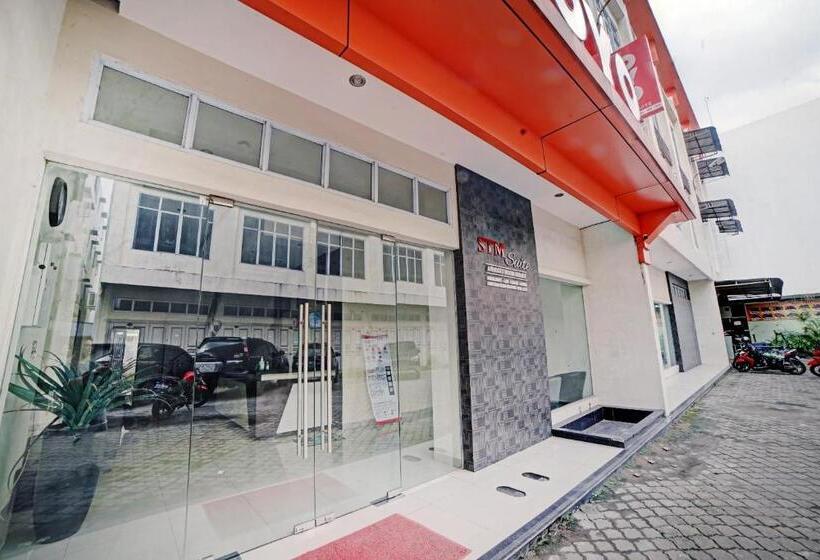 هتل Reddoorz At Jalan Stm Medan 2