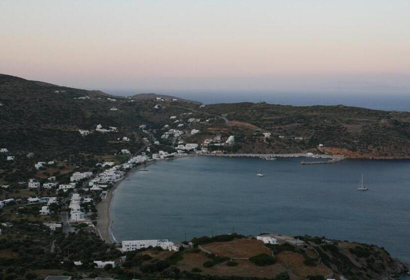 Alexandros Hotel