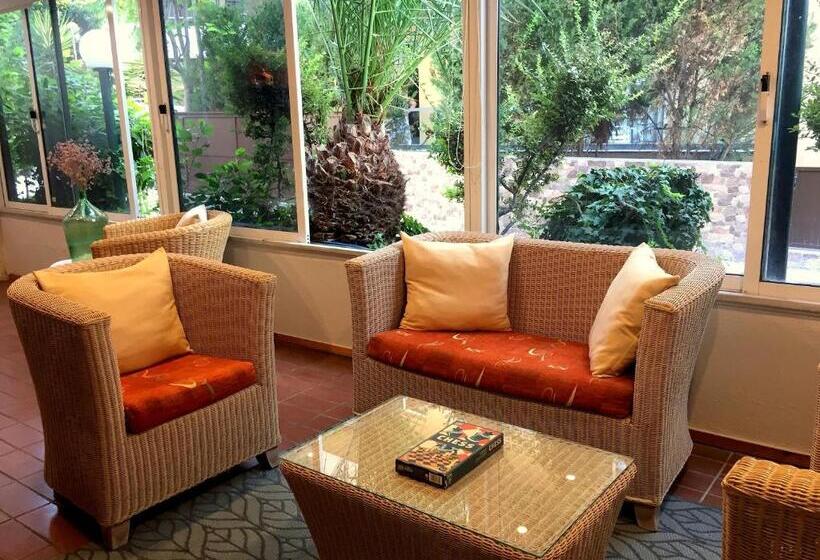 هتل Caravel Apartment