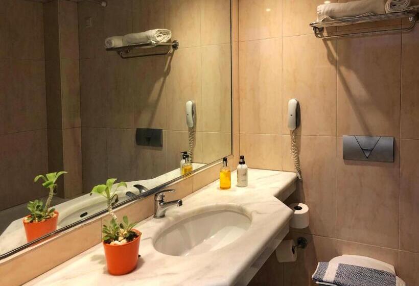 هتل Caravel Apartment
