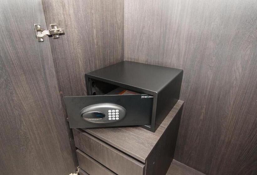 Отель International Atene