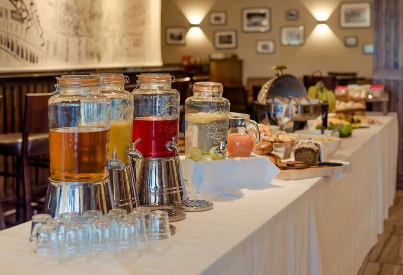 Отель Rochestown Lodge