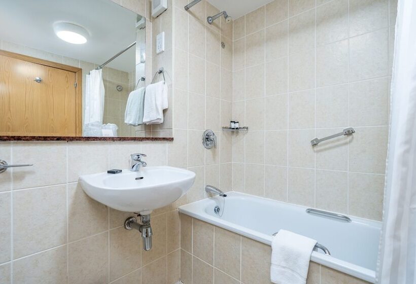 Отель Rochestown Lodge